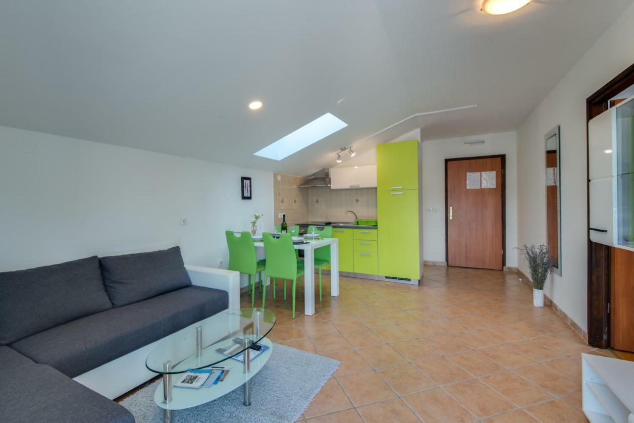 Apartmani Admiral Viskovo Exterior foto